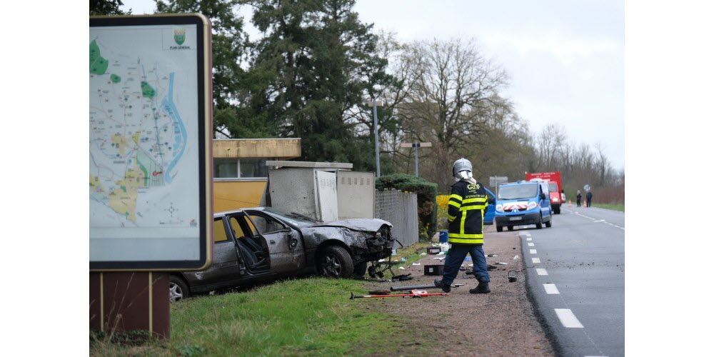Le_Progres's tweet photo. Faits divers. Mably (Loire) : l'annexe de l'hôpital de Roanne confinée après un accident de la route

https://t.co/3RewhHhcEM https://t.co/H7JhS54qlp
