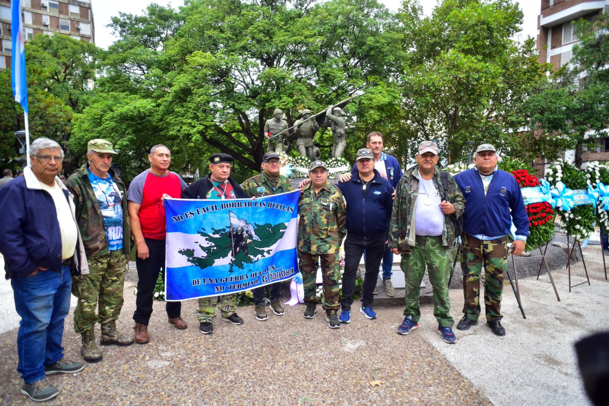 MartinLlaryora's tweet photo. La ciudad de Córdoba da inicio a los actos oficiales en homenaje a los veteranos y caídos en la guerra de #Malvinas. Presido está emotiva ceremonia junto a autoridades provinciales, municipales, representantes de las Fuerzas Armadas, excombatientes y vecinos. 
#MalvinasArgentinas https://t.co/7icESE25B6