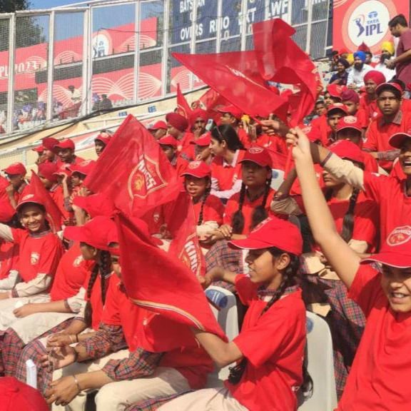 PhoolVersha's tweet photo. Witnessing the unbridled excitement of these children as they watch their favorite cricketers in action is priceless! #HastiMastiKhel
Match Day 1! 

@iAmitRSharma @Sen_Aleya @hemantchrome @nesswadia @tweetgarima @ChromePictures @EntourageFilms #NamMyohoDaan @PunjabKingsIPL
@IPL https://t.co/oMDNu207Ky
