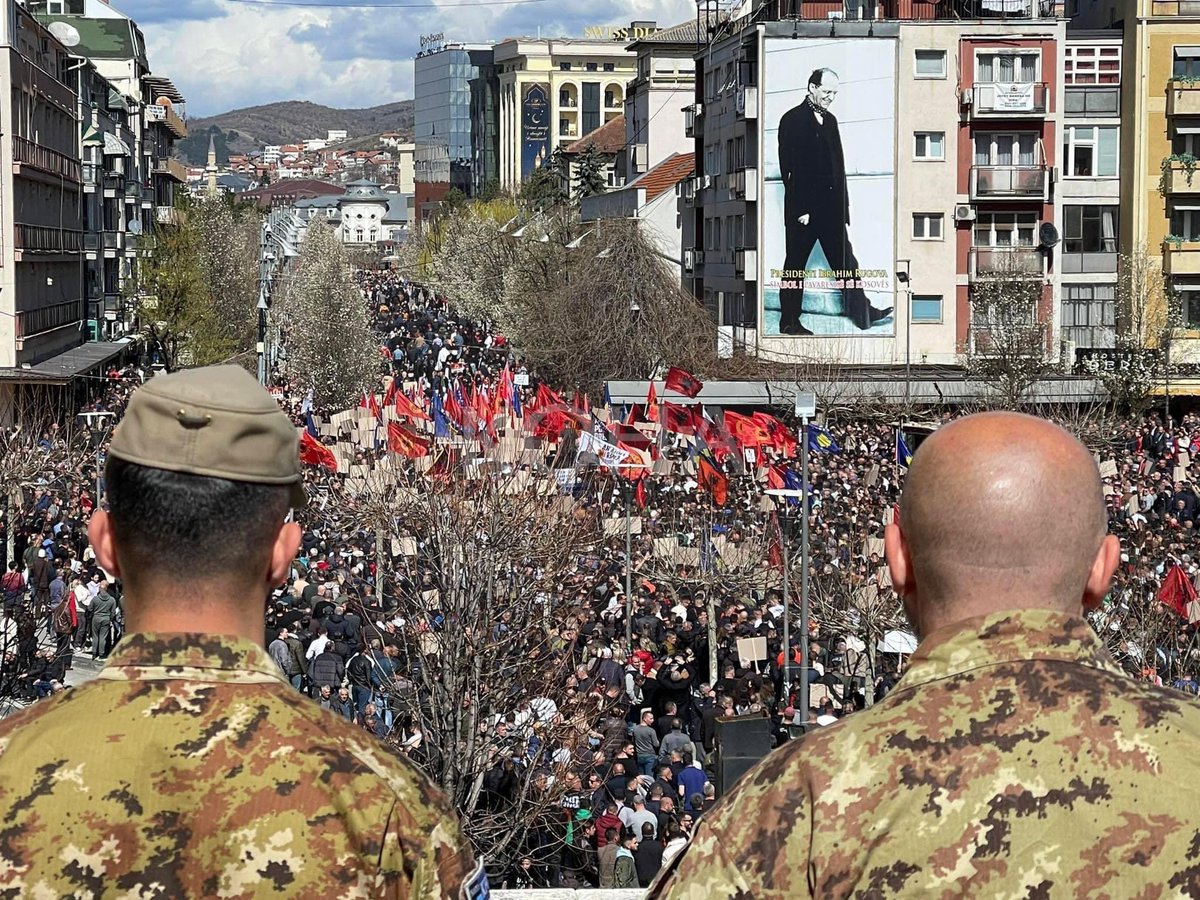adriatikk's tweet photo. Crowds like these could only be seen in the #Prishtina squares in 1989 and 1998, when freedom was sought from Serbia.
This is what these squares look like today, when justice is sought for those who fought for freedom from #Serbia.
The largest gathering of post-war #Kosovo! #KLA https://t.co/xaQKwbBQTO