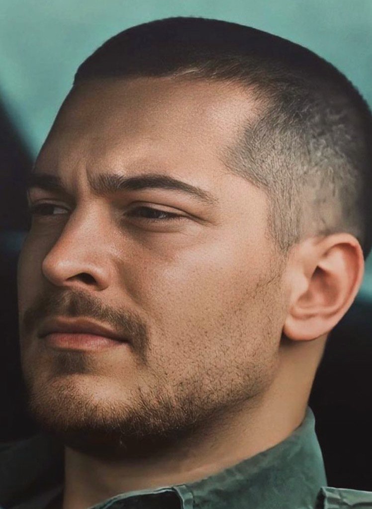 nadiantino's tweet photo. @CagatayNorth @ChapezSoy @GracielaPighin @67Dimitriu4 @team_ulusoy @DenkaArabadzhi1 @RSaftoiu @Tatiana67282287 @adelageru23 @oanaenache15 Yes! #SarpSunday ~ it’s time 💥🔥❤Pls share your fave of #ÇağatayUlusoy as #SarpYılmaz in #Içerde &amp; tag @CagatayNorth • We’ll RT!❤ https://t.co/kbFf1Vu5vp