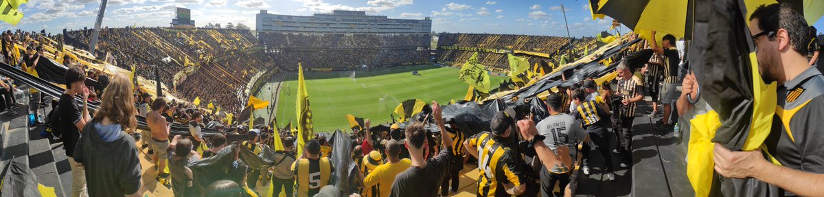 martinandrada_'s tweet photo. Buenos y carboneros días  💛🖤 https://t.co/P3edLiW8GV
