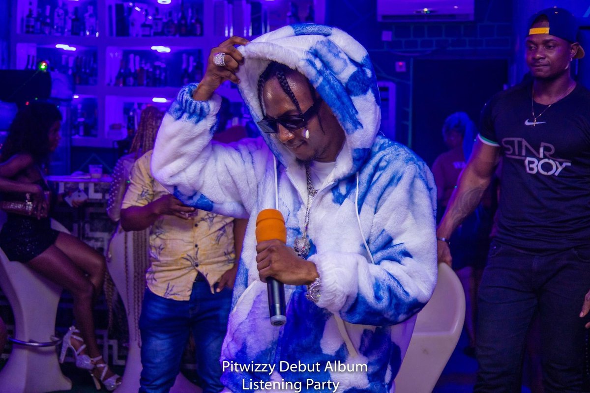 PitwizzyValcar1's tweet photo. I’m D goat 🐐 in our era and My pen 🖊️ game is 1000/10!! 🔥 🔥 my freedom Album can’t be compared to none of y’all! Let the pen 🖊️ speak 🗣️ 
D wait is over May 2023 save the date and get ur headphones 🎧 ready! https://t.co/FlUtvpX8Vq