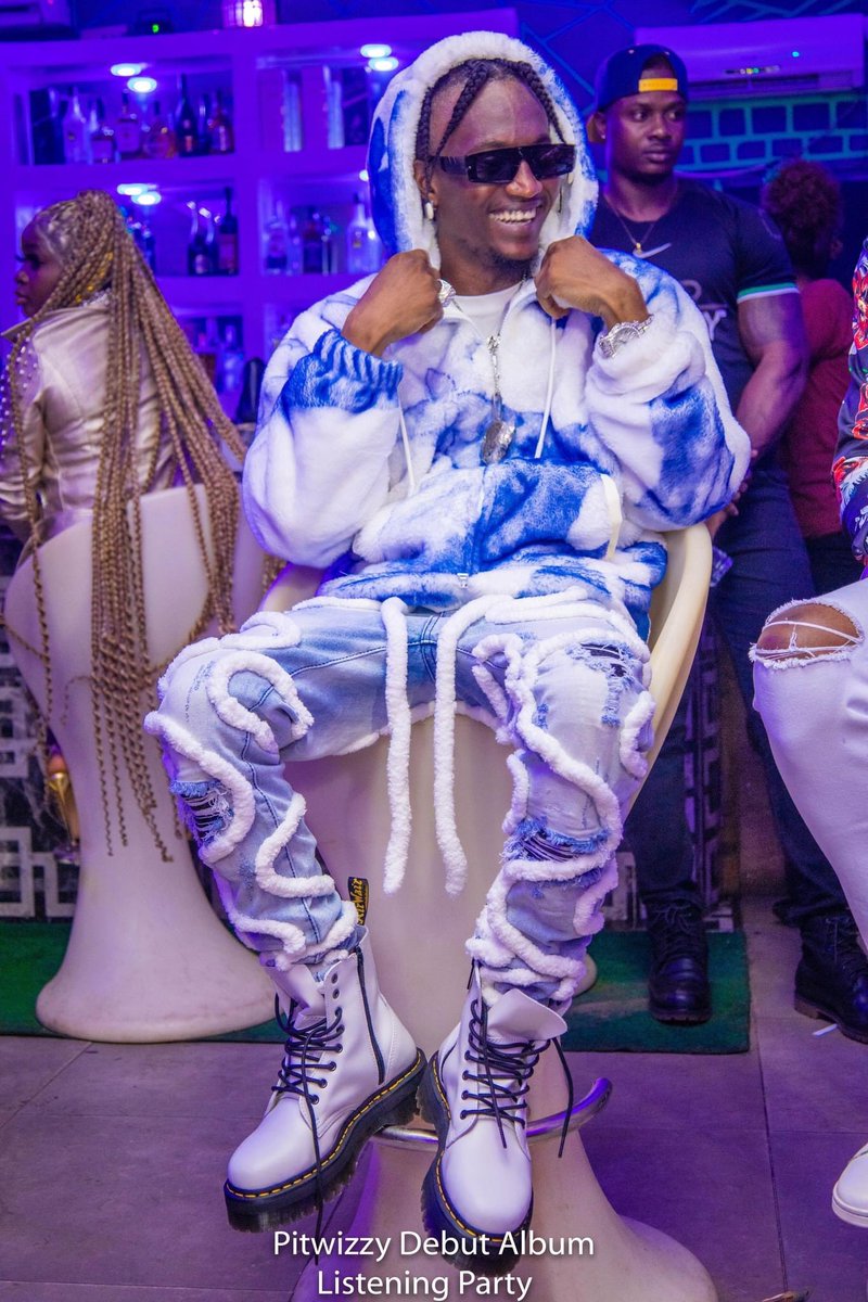 PitwizzyValcar1's tweet photo. I’m D goat 🐐 in our era and My pen 🖊️ game is 1000/10!! 🔥 🔥 my freedom Album can’t be compared to none of y’all! Let the pen 🖊️ speak 🗣️ 
D wait is over May 2023 save the date and get ur headphones 🎧 ready! https://t.co/FlUtvpX8Vq
