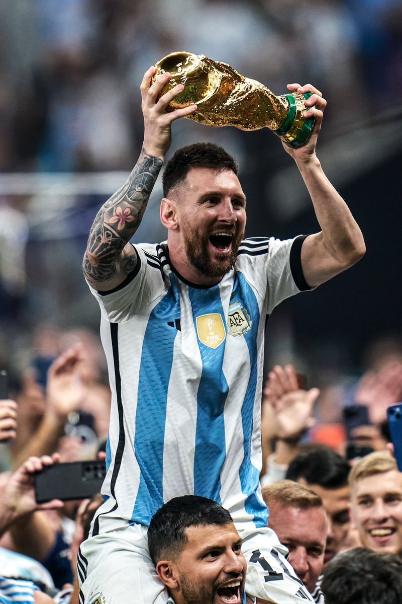 juegosimple__'s tweet photo. Lionel Andrés Messi Cuccittini en la Selección.

[ABRO HILO] 🪡 https://t.co/efvUSzF8Zy