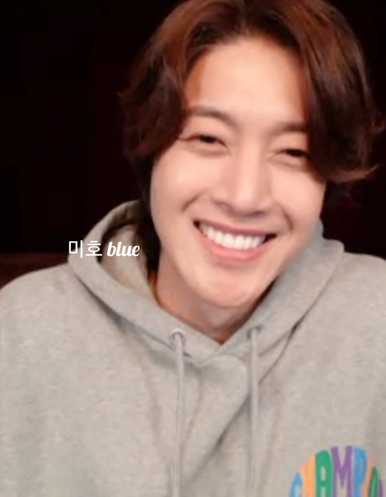 ridaonlyone's tweet photo. 2023.04.02
KIM HYUN JOONG MY SUN VIDEO CALL 
クシャっと笑う顔が好き～
リダは、日本語能力アップしてると思う～関西弁までありがとう^^
幸せな時間でした♡
 #KimHyunJoong #キムヒョンジュン #김현중 #金賢重 #HENECIA #MYSUN https://t.co/V2ruLQ5LPg