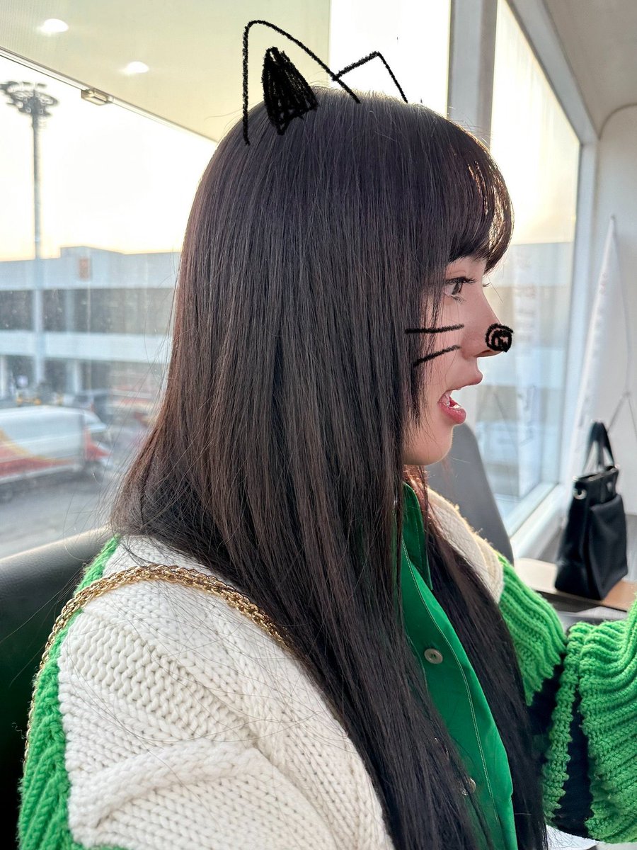 تحديث جاوؤل عبر تويتر :

جاؤول : قطتنا السوداء جميلة صحيح