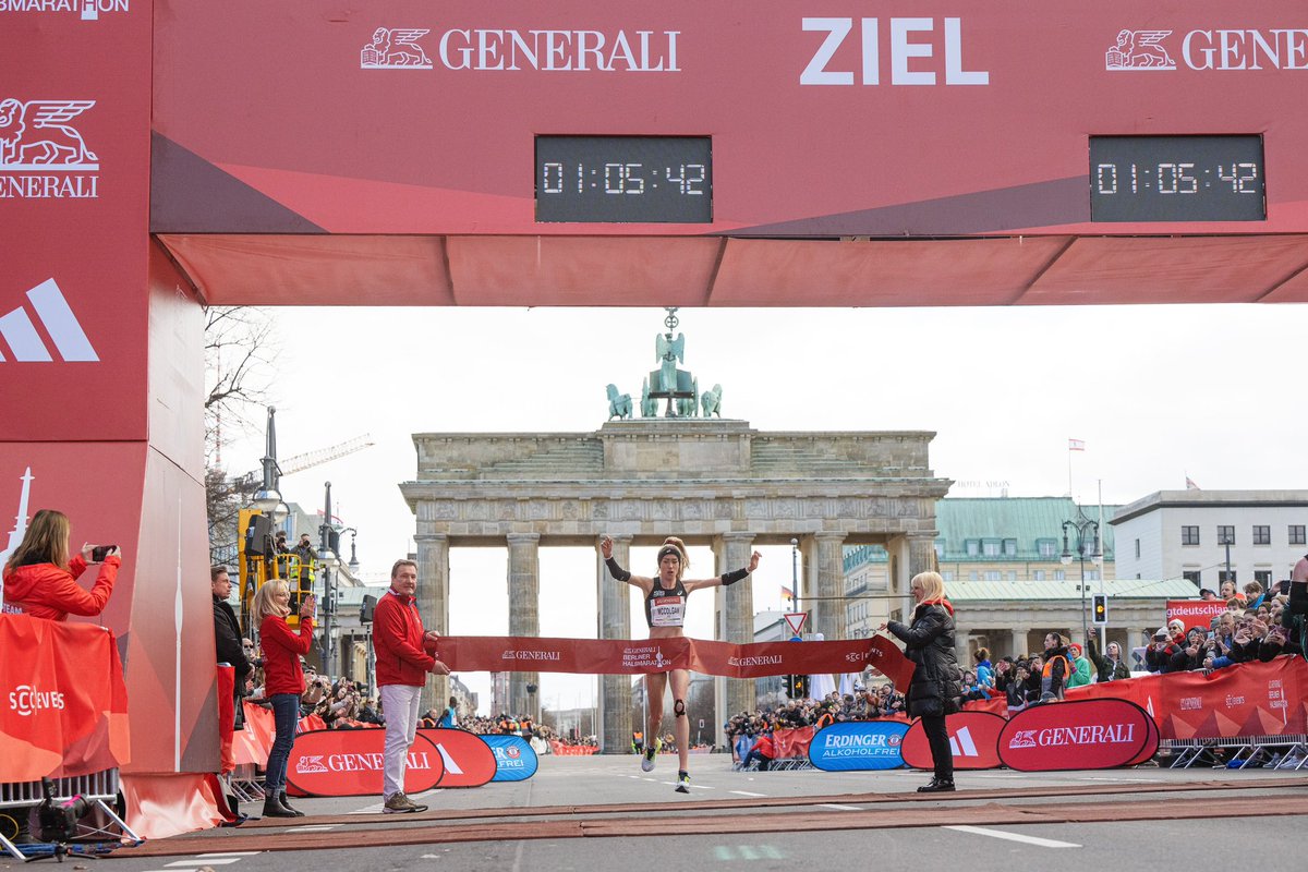 A win, PB &amp; New British Record!🎉

How insane is this finish line!?🤩🇩🇪

Cold &amp; windy morning but delighted to be the first British woman to win Berlin Half!🙌 

Felt my hamstring tighten badly around 1km to go. Fingers crossed it's just cramp but thanks for all the support! 🥰