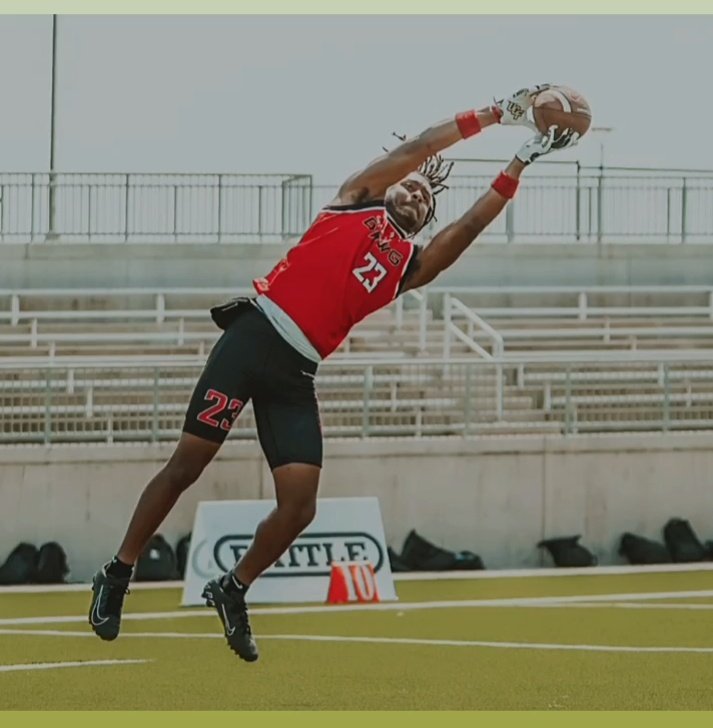 AlijahFlash's tweet photo. Success dont always come easy. Sometimes you got to go get it.
@BattleSportsCo @Battle #battle7v7 #certifieddawgs https://t.co/jKWdyiGvXg