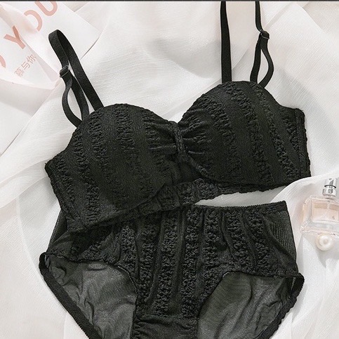 M11shop's tweet photo. ☀️ชุดชั้นในพาสเทล เอาไปแบบ bra+panty คุ้มมากกกก ราคา 149.- https://t.co/e72NdC4nbj