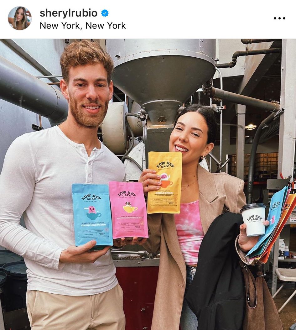 castellanosan's tweet photo. Corporate needs you to find the difference between these two pictures https://t.co/GQfP7F3myu