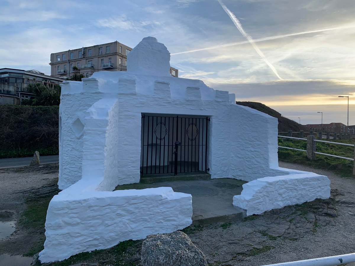 The Hut has just had a new coat of quartz and she's looking amazing 😍
#huershut #newquay #cornwall