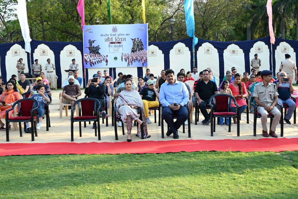 igpnscrpf's tweet image. Valour Day Celebrations: Today Nehru Park, New Delhi witnessed outstanding performance by @crpfindia Central Brass Band and Women Pipers &amp;amp; Drummers team which was graced by IG Northern Sector. Similar performances at historical sites all over the week.