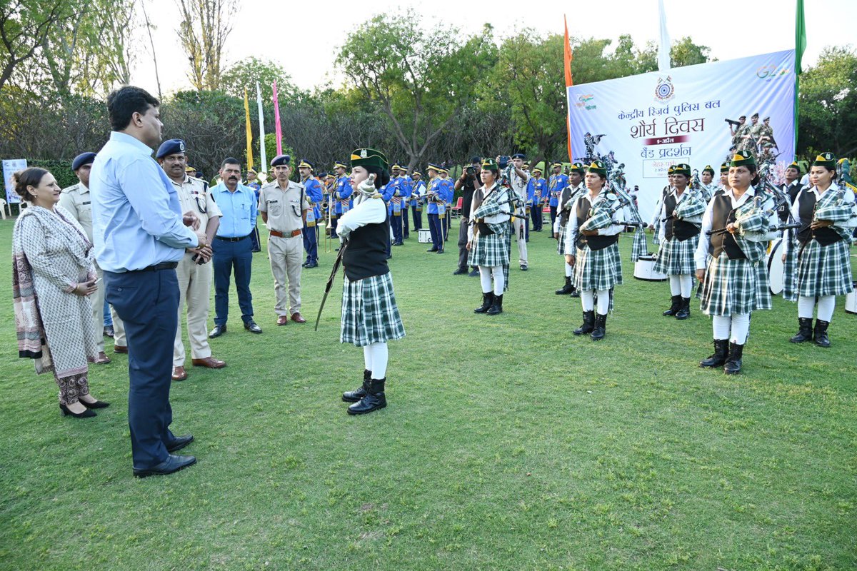 igpnscrpf's tweet image. Valour Day Celebrations: Today Nehru Park, New Delhi witnessed outstanding performance by @crpfindia Central Brass Band and Women Pipers &amp;amp; Drummers team which was graced by IG Northern Sector. Similar performances at historical sites all over the week.
