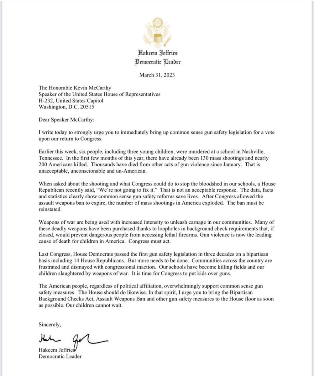 fred_guttenberg's tweet photo. LEADERSHIP!!!

Thank you Leader @hakeemjeffries for raising your voice for the sole purpose of trying to stop the next one and to save lives. https://t.co/SDOP65WcsT