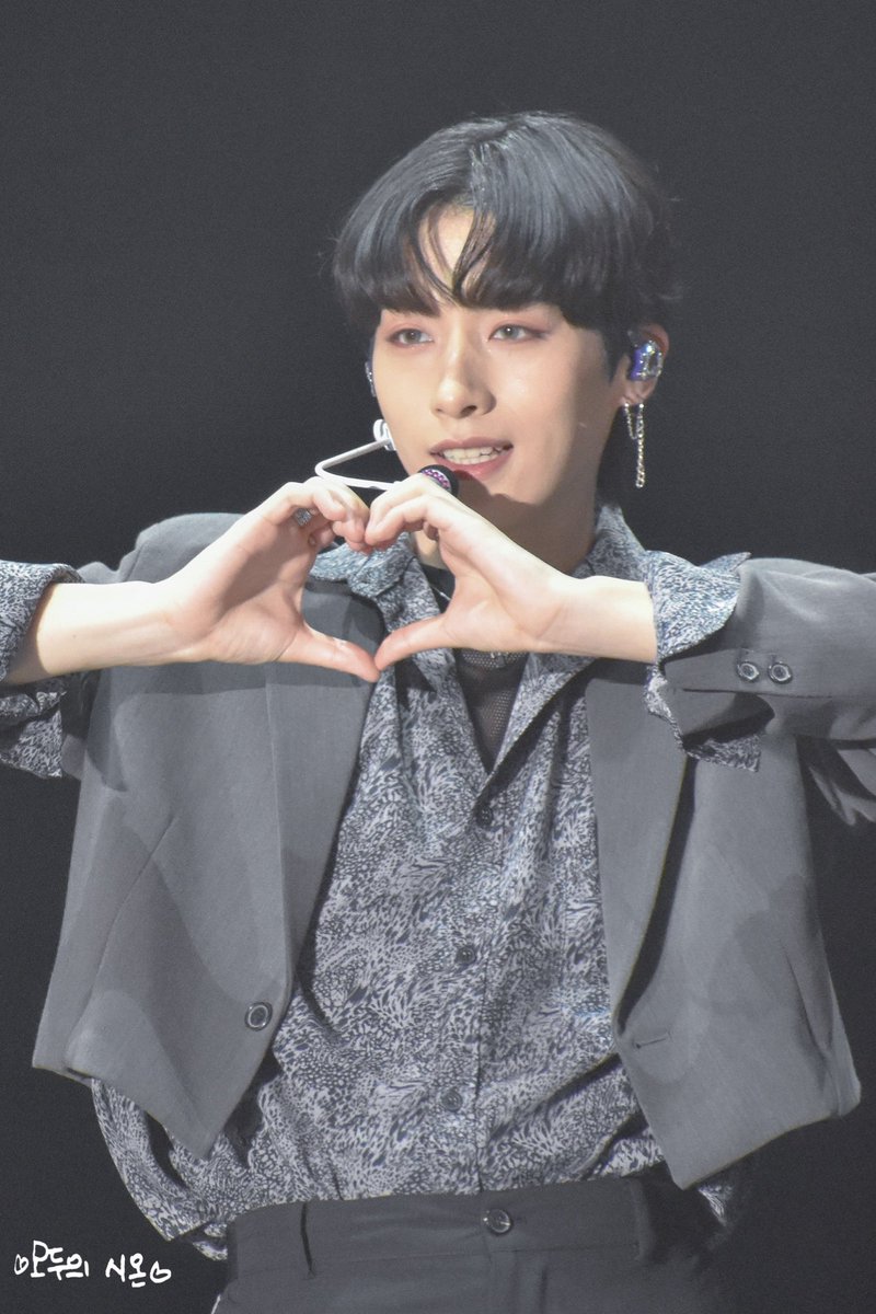 Everyones_xion's tweet photo. 230402 IDOL RADIO LIVE in JAPAN

#원어스 #ONEUS #시온 #XION  #シオン https://t.co/HIVoDyyzki