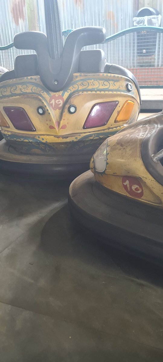 Ash2cryp's tweet photo. @MerlinapUK Look at SAD  te of your cars at CHESSINGTON.  ITS START OF SEASON AND THIS POOR CONDITION !! https://t.co/wm8WJHh9P8