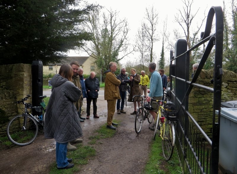 WoodstockCycli1's tweet image. A new walking and cycling route has been opened through Blenheim Park between Long Hanborough and Bladon. A real boon for those not comfortable cycling along the A4095