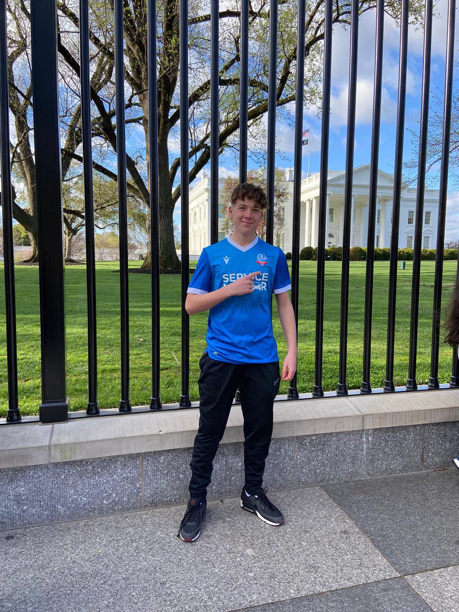 Jimmyc100's tweet photo. @MarcIles #bwfc On a school trip and so sadly missing the big game but the Whites are at The White House ! https://t.co/VCInTPKQNv