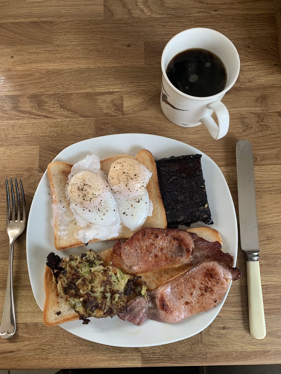 JonGale4's tweet photo. Not a Full English for me today. It was really a late “brunch”. I managed some fried bread, duck eggs, butchers black pudding, bacon and home made frozen bubble and squeak!  #BringBackTheBubble https://t.co/YfB8du6x9Q