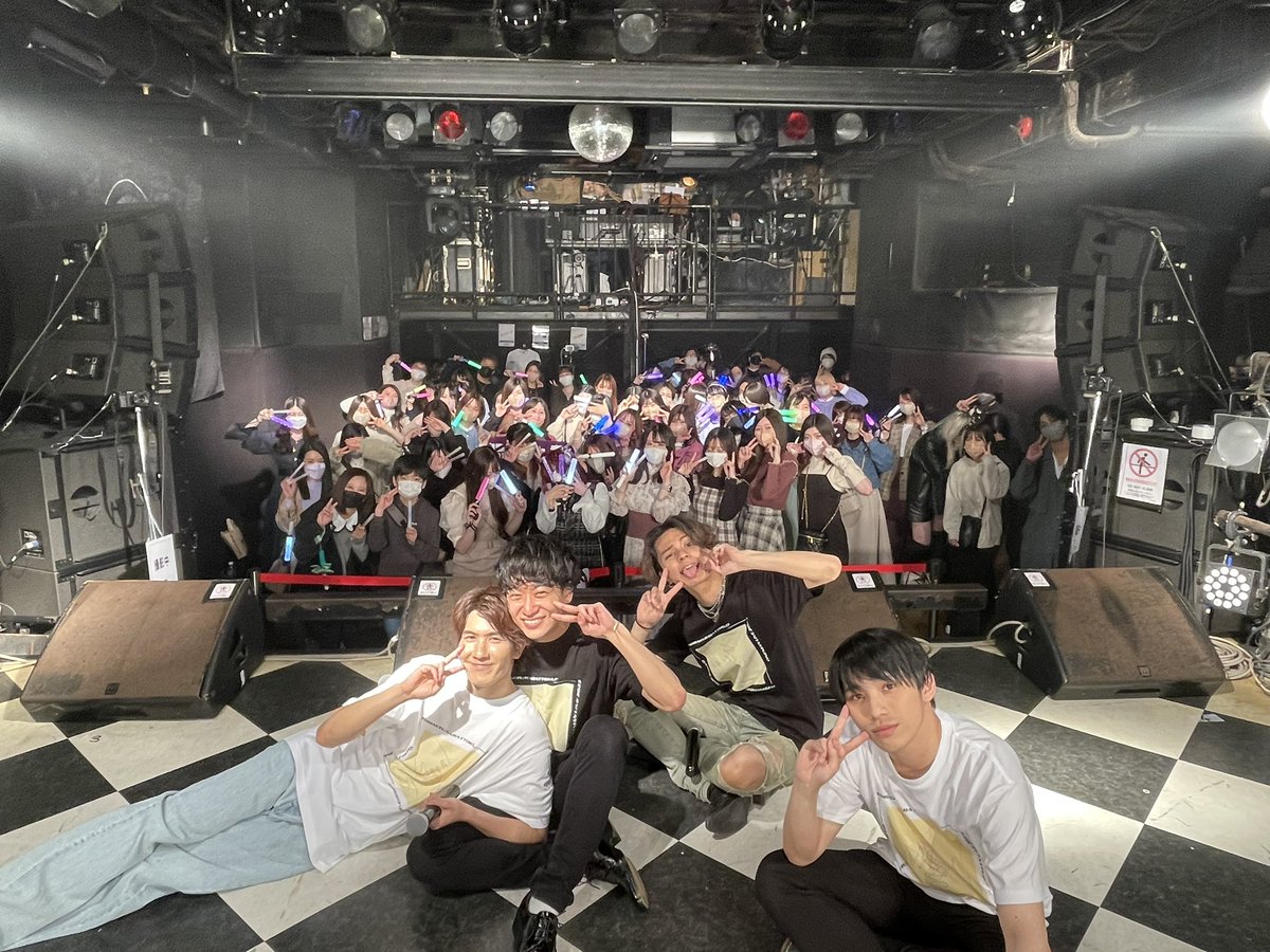 honeycometokyo's tweet photo. 会場の皆さまとの記念写真📸

また皆さまにお会いできる事を楽しみにしております🐝

#ハニカム
#ハニカム0402 https://t.co/yaRRsg05aE