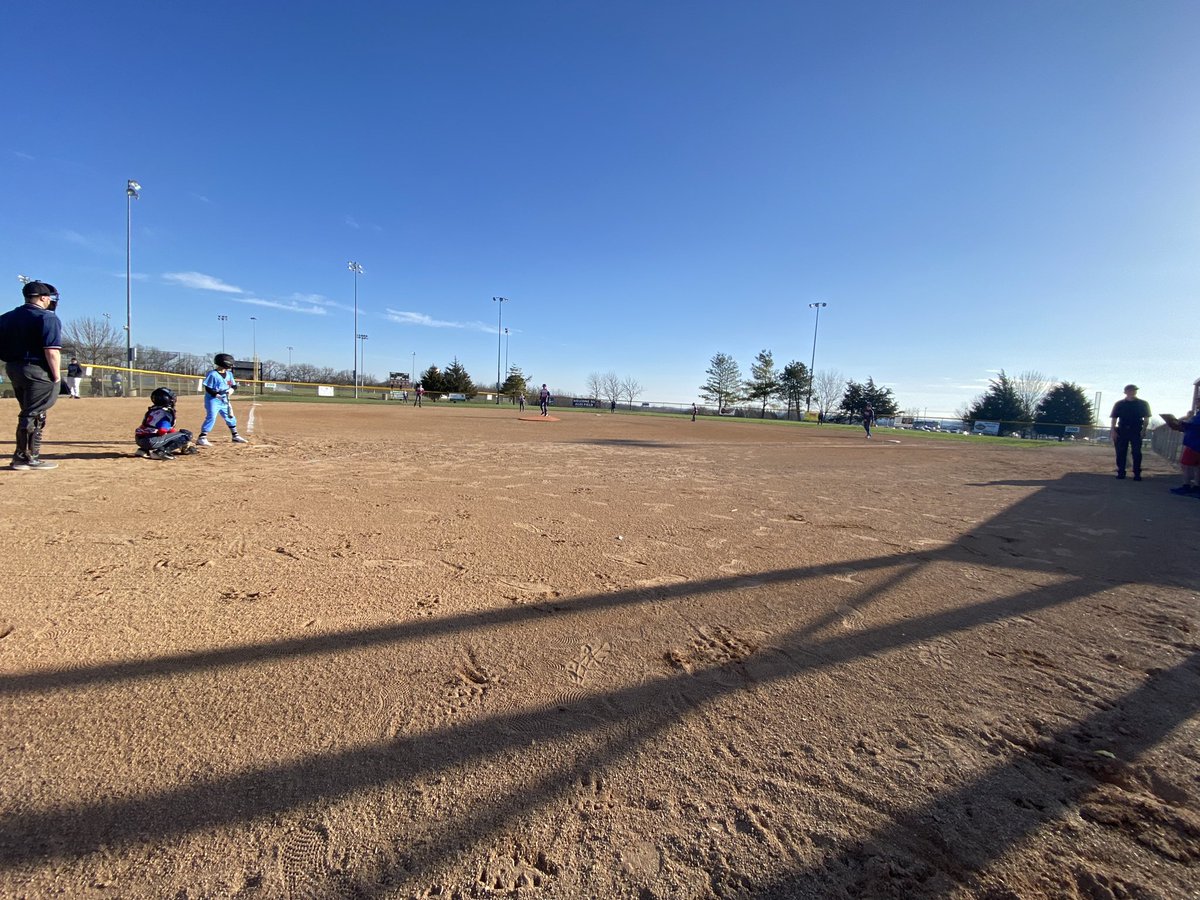 KansasRockets's tweet photo. 11U hits the dirt early this morning! Heritage Tractor Tuneup with @jc3and2baseball https://t.co/BKLUQmQomk