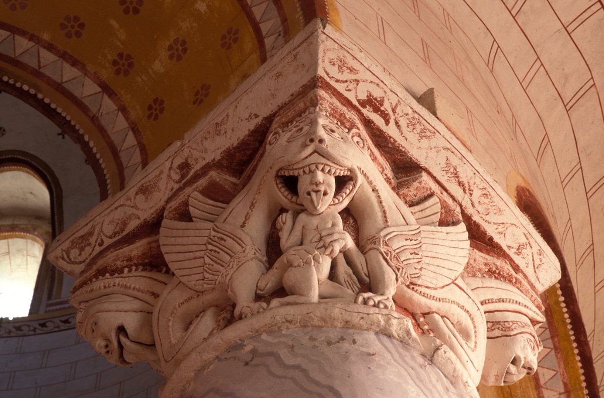 For #SundayStonework, here's a devouring beast at St-Pierre, Chauvigny, 1st half 12th century.

We all know how this feels.