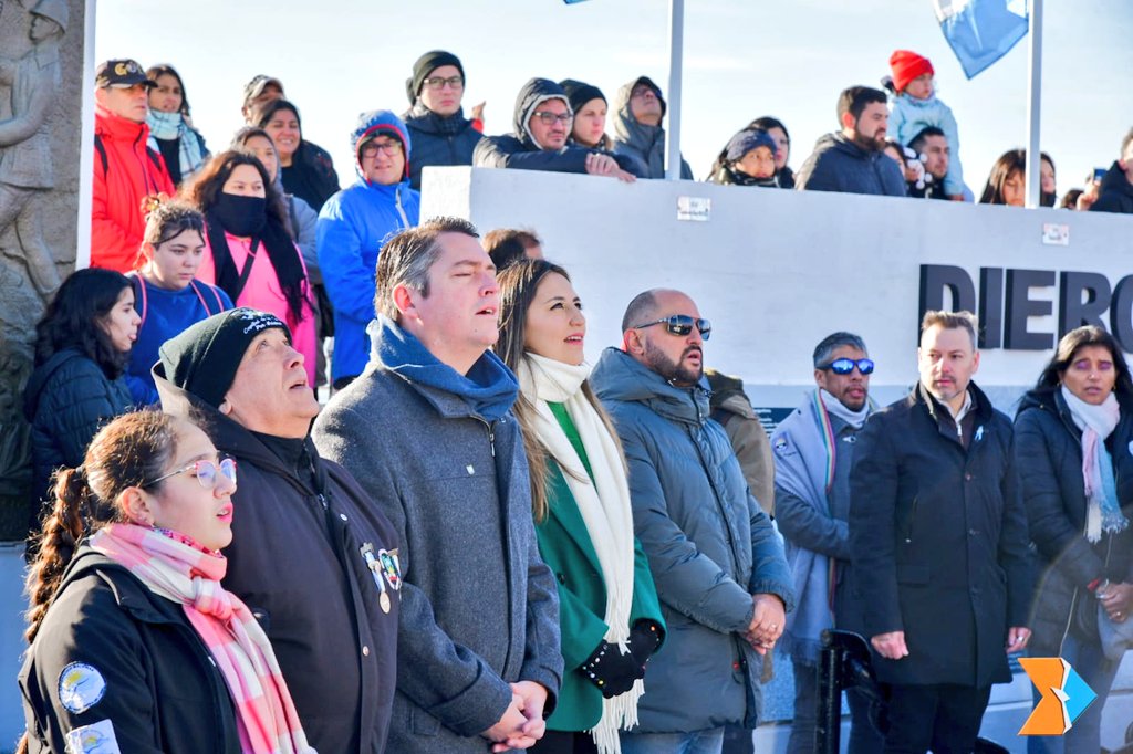 PrensaLegisTDF's tweet photo. Acto central en #RioGrande por el Día del Veterano y Caídos en la Guerra de Malvinas 
#MalvinasNosUne #LegisTDF https://t.co/Z6P2hHLvxC