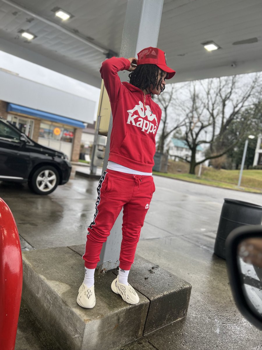 sheilme's tweet photo. they like who is he — lil bitch i’m him 🥴 https://t.co/FIIVpmNsSU