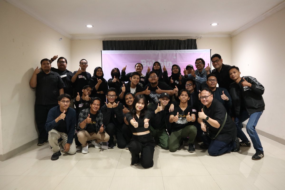 Aninlicious tweet media