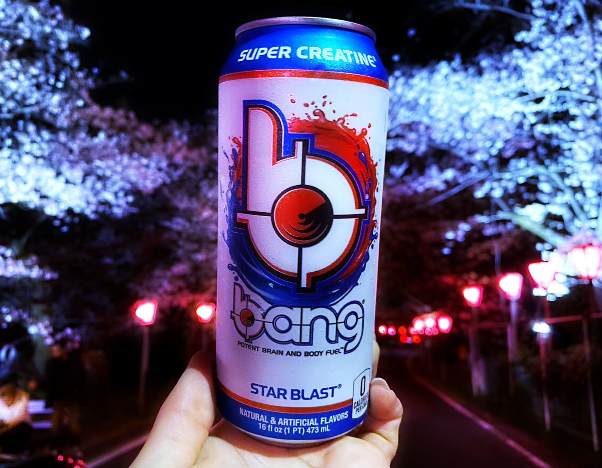 Landia_Dragon's tweet photo. お花見に良いかなと思って今日は『#Bang』持ってきたんだけどこれガチで美味いぞ!!
『#STARBLAST』…!
このフレーバーは今まで飲んできた『#BangEnergy』の中でもトップクラスに美味いぞ…!
ところで2枚撮ってみたんだが皆は何方がお好みかな?😁
#ガチエナジー #SuperEnergy #エナジードリンクライフ https://t.co/lXb7iwytpB