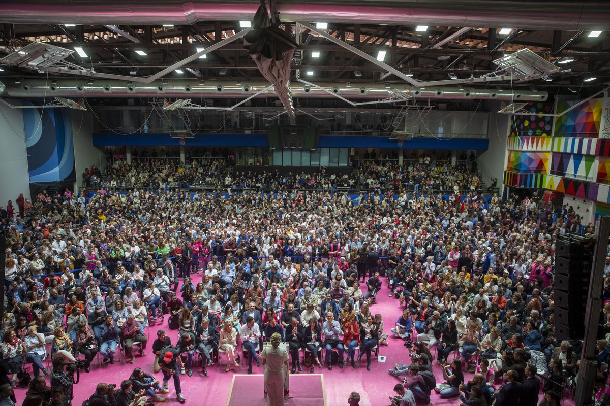 Il•lusionants paraules d presentació d la candidatura d <a href="/Yolanda_Diaz_/">Yolanda Díaz</a> a la presidència d l'estat. Els treballs d cura i l'ecofeminisme al centre del seu projecte. Agraïdes pel pas endavant. Moites graciñas <a href="/Yolanda_Diaz_/">Yolanda Díaz</a> i a l'equip d <a href="/sumar/">Sumar</a>