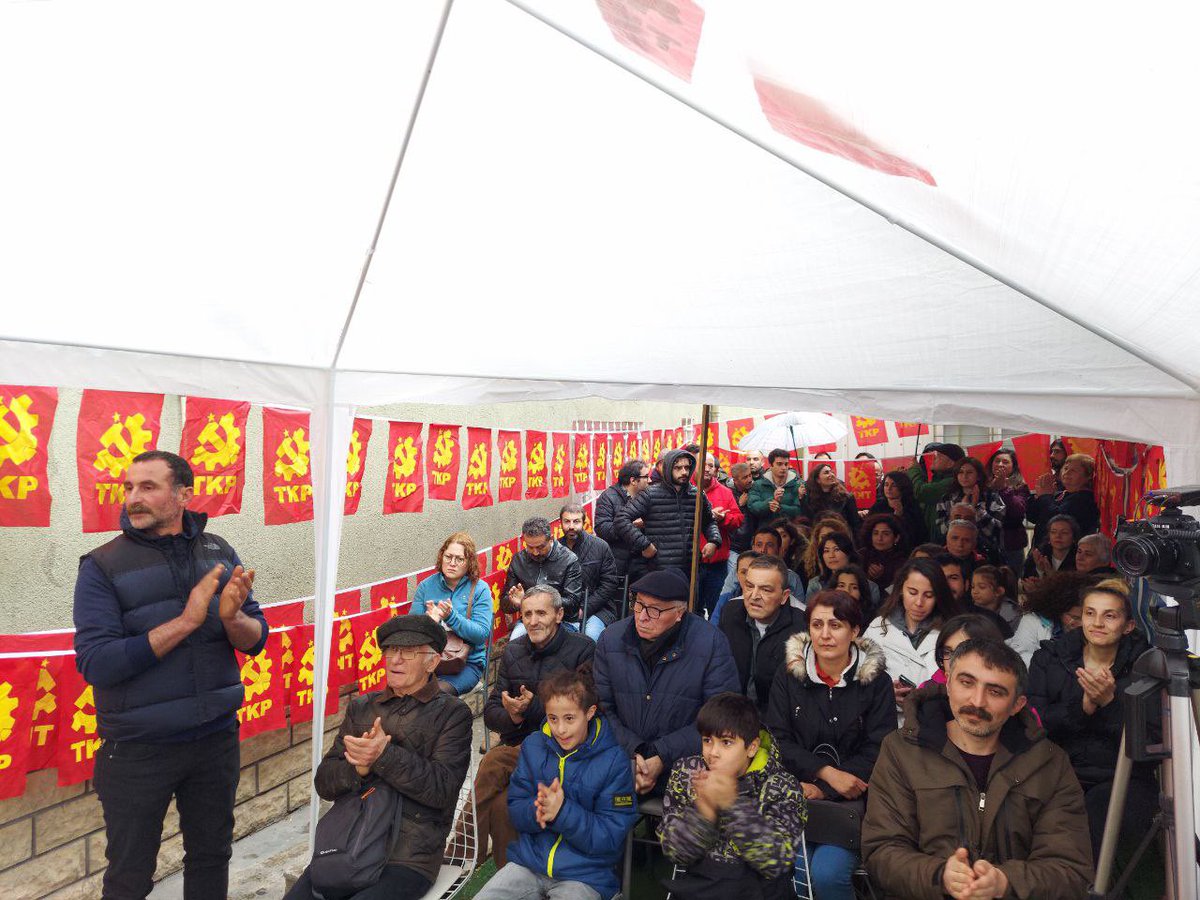 istanbul_tkp's tweet photo. Pendik'te seçim büromuzu açtık.🚩

Bu seçimlerde #1oyErdoğanGitsinDiye1oyTKPye diyoruz. Ülkemizi içinde bulunduğu bu karanlıktan aydınlığa emekçilerle çıkaracağız.

#TKPGelirHerŞeyDeğişir 
#OylarTKPye https://t.co/xDk6DzV9pc