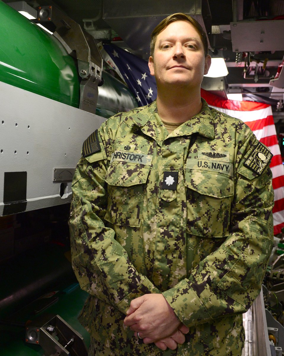 #SanDiego native continues 123-year #USNavy tradition of service under the sea #SSN787
Cmdr. Clinton Christofk
2004 UC San Diego
'You have to take ownership of problems and tackle challenges.'
navyoutreach.blogspot.com/2023/03/san-di…
#USS Washington #ForgedByTheSea #Blackfish #StrategicDeterrence