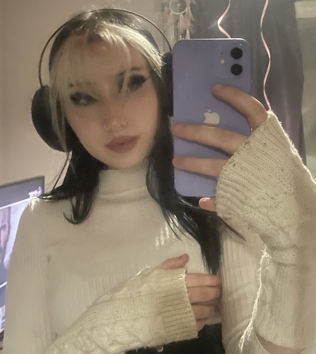 hollieeemaeee's tweet photo. Hey, I’m Hollie and I’m Autistic🫶🏻

Everyday is a challenge but we’re getting there💗
#AutismAcceptanceMonth https://t.co/nV4iTqD0Qv