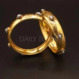 DailyBazaar1's tweet photo. Pair of bangles
https://t.co/DlHplUCslH
#Earrings #bestEarrings #ForWomens https://t.co/D6OcLZLCI2
