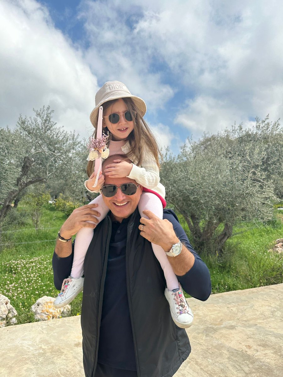 NancyAjram's tweet photo. Happy Palm Sunday 🤍🌿 https://t.co/ig8Z5tg9EC
