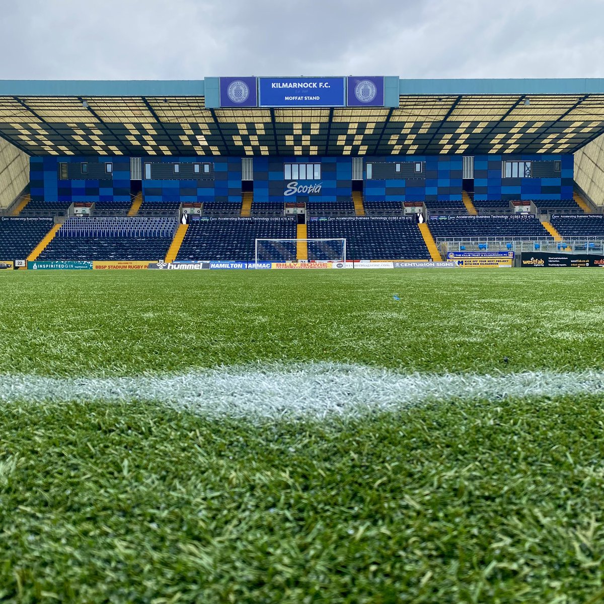 KilmarnockWFC's tweet image. Kick-off in one hour ⏳

It’s time to send in your half-time shoutout messages! 

🐿️ #KILSTI 🎓 | #SWPL2
