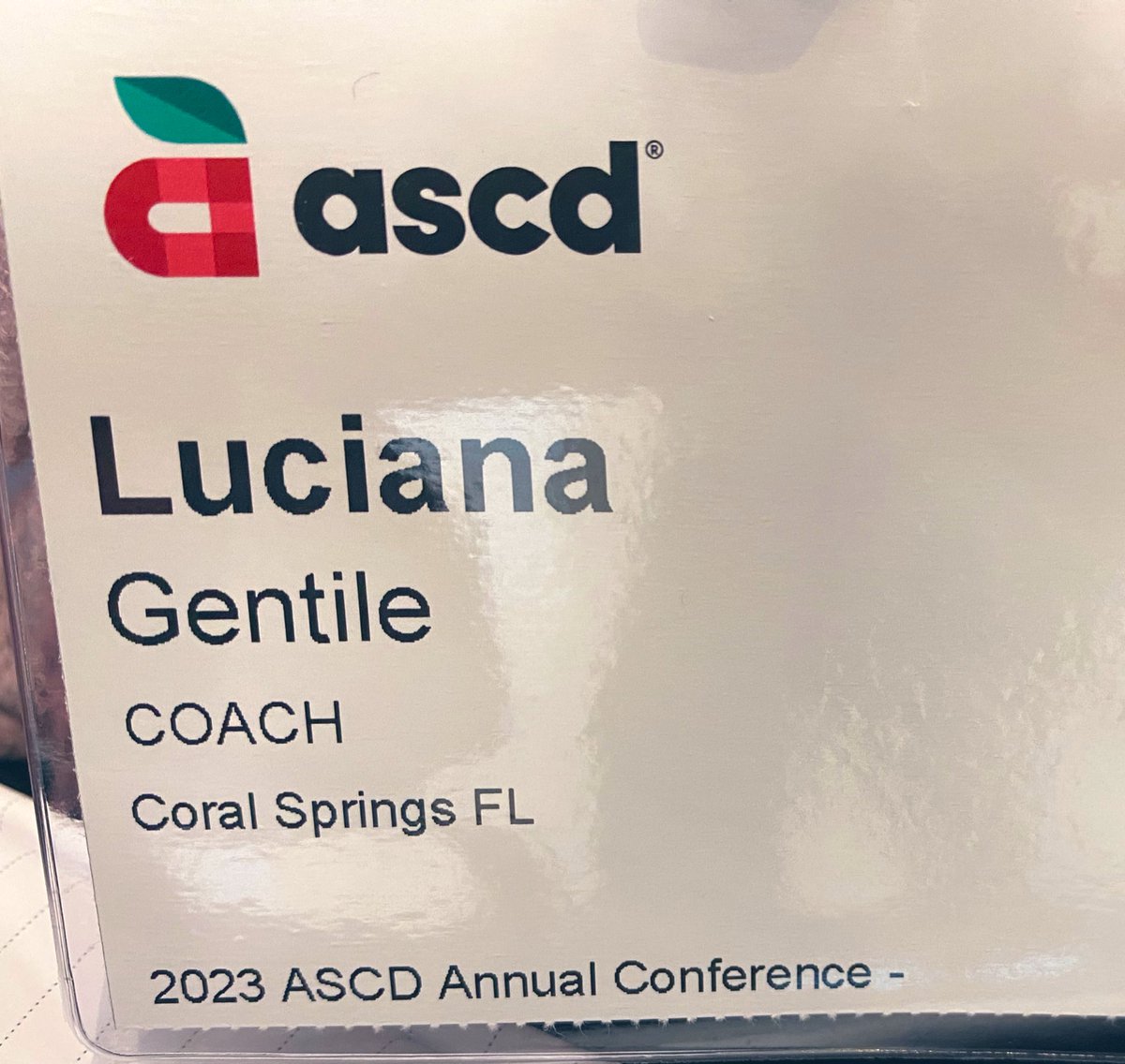 When the session is so amazing you are willing to stand in the back the entire time! Instructional leaders are effective leaders! @SteveVentura1 @ASCD @browardschools @browardk12teach @BCPSLeadership #standingroomonly