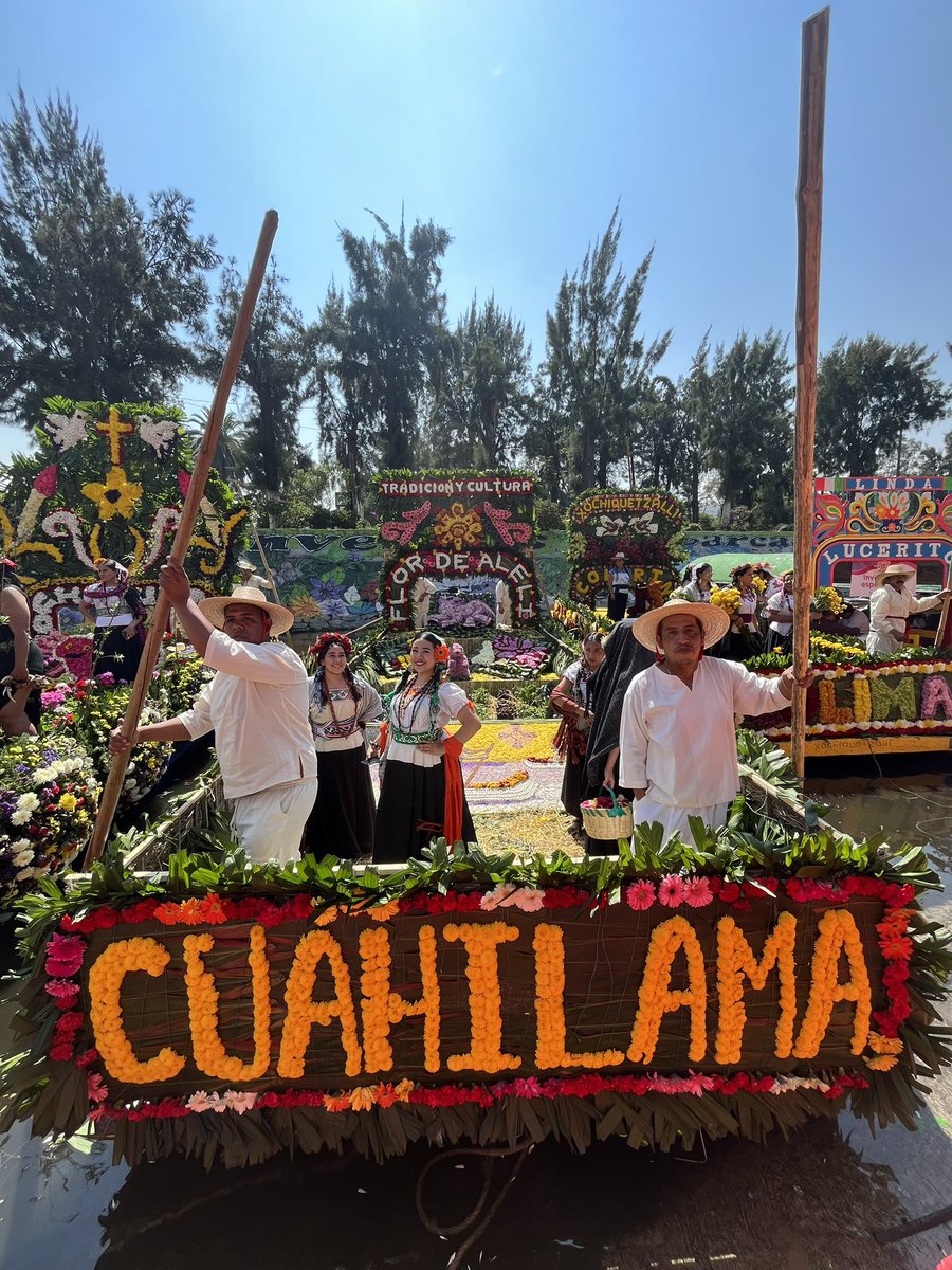 JoaPraxedisQ's tweet photo. Xochimilco es un lugar excepcional, se integró en la lista del Patrimonio Mundial en 1987 como un ejemplo de creatividad humana. ¡Xochimilco y sus flores! #TemporadaDeFlores #FloresEnElCamino #PatrimonioInmaterial https://t.co/8Ge1Ww0D0L