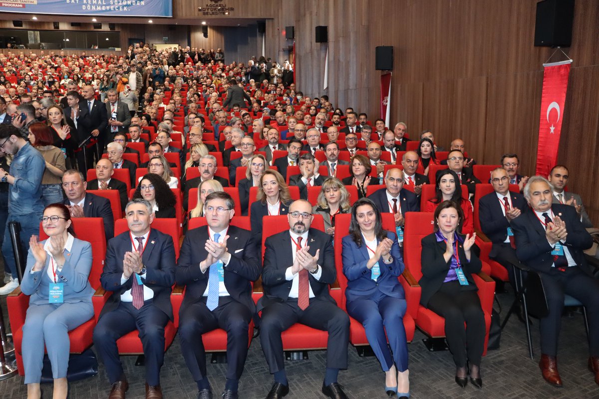 Millet ittifakı Cumhurbaşkanı adayımız Kemal Kılıçdaroğlu'nun liderliğinde halkın iktidarını kuracağımız 14 Mayıs'a 41 gün kala CHP Kocaeli ailesi olarak 28. Dönem Milletvekili aday adaylarımızı tanıttığımız programımızı bir coşkuyla ve inançla gerçekleştirdik.
#Başlıyoruz
