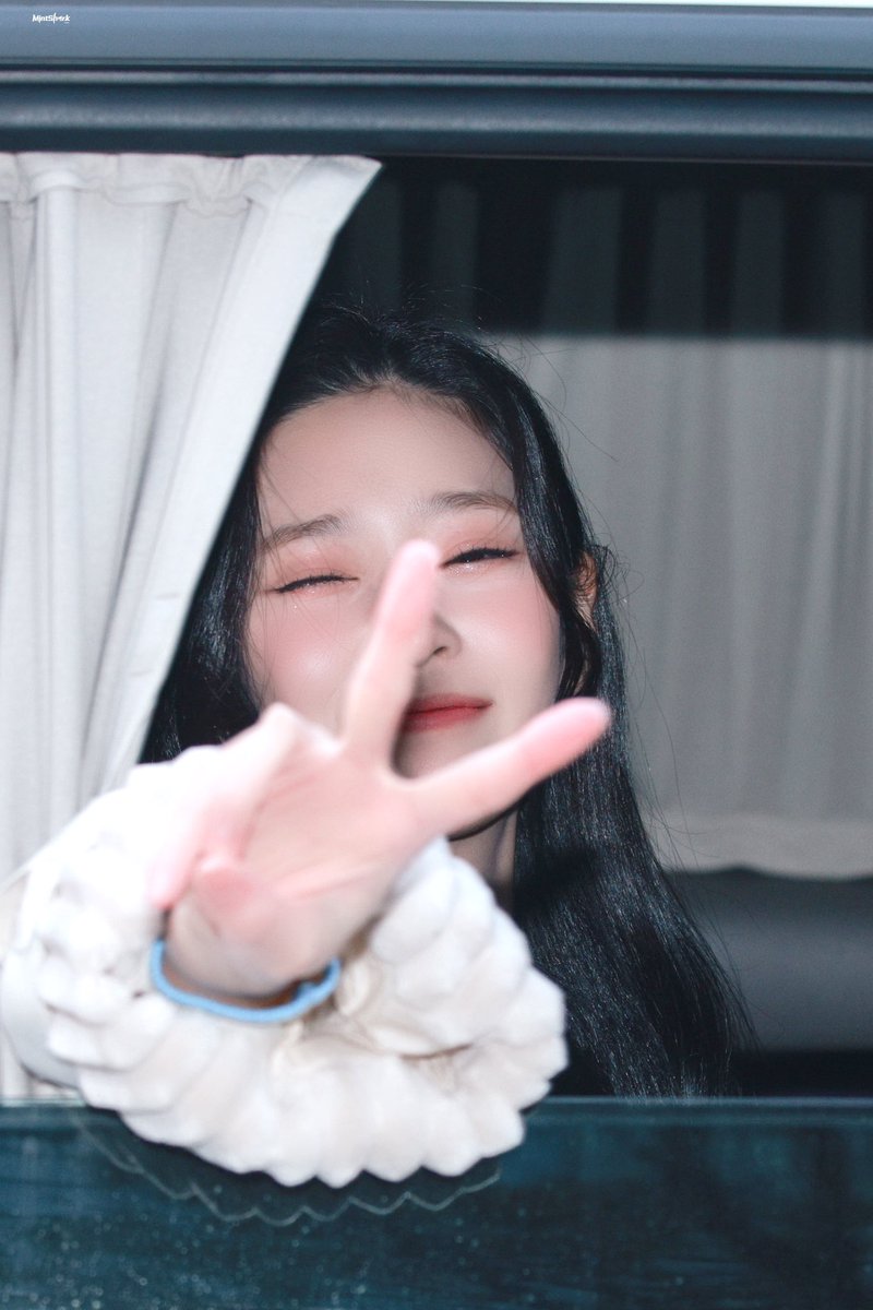 minrjuu's tweet photo. さようなら! As I peeked at my fans' sweet smiles whenever I wanted to depart after finishing my work, it was one of fantastic moment that I greatly missed. 💭 https://t.co/OyAFTsaBbw