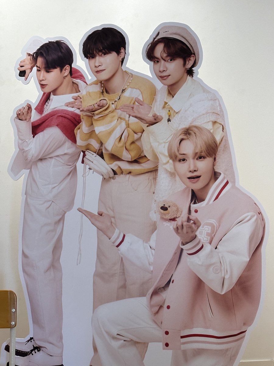 zer0t01's tweet image. 나 다시 돌아갈래

#TO1_Springtime_TOgether