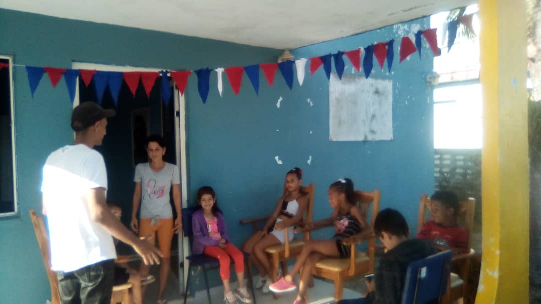 PdroJCPri's tweet photo. Instrucctores de @jovenclubPinar  realizan charla educativa y proyección de audiovisuales con los niños del  Consejo Popular #CelsoMaragoto en la instalación enclavada en este territorio en saludo al #4DeAbril . #JovenClubTeConecta @YamileRamosCord @JosCarlosCruzS3 @BlancoRdguez https://t.co/kt9C5gk2qt