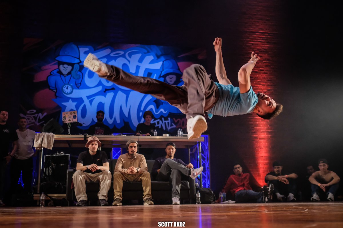 imarius91's tweet photo. Freelancing as a student developed my unique artistic vision, informing my marketing approach. Passion for movement drives compelling campaigns that resonate with audiences. Perseverance and dedication make anything possible. #PerseveranceAndPassion #SelfTaughtBreakdancer https://t.co/CBw08BB7Og