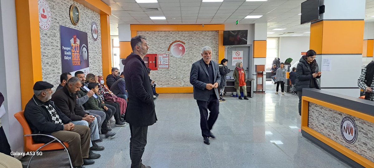CanakkaleNVM's tweet photo. Durmadan yorulmadan çalışan Çanakkale Nüfus Personeli,gece gündüz demeden hafta sonu demeden, Adıyamanlı vatandaşlarımıza hizmet vermeye devam ediyor. #HayatınızınHerAnında yanınızdayız.⁦@TCNufus⁩ ⁦⁦@sefikaygol⁩ ⁦⁦@Ahmetgo96139384⁩ https://t.co/F9F1adTgyw