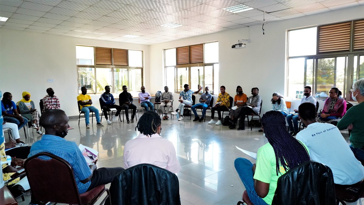 𝑨𝑽𝑷 𝑭𝑨𝑪𝑰𝑳𝑰𝑻𝑨𝑻𝑶𝑹𝑺 𝑮𝑨𝑻𝑯𝑬𝑹𝑰𝑵𝑮
1) Today, a community of 26 AVP facilitators completed a 3days(31/3-2/4, 2023)gathering in which they refreshed their facilitation skills. Participants celebrated the fact the they got trained in PIASS from the basic level..