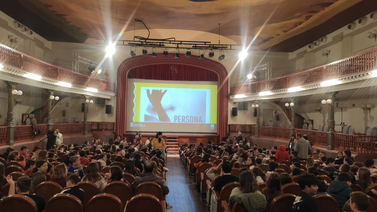 Gran èxit en la primera edició del festival PERSONA. El festival de Cinema i Drets Humans de Molins de Rei.

Done les gràcies a totes aquelles persones i institucions que l'han fet possible.

Fins la propera edició.