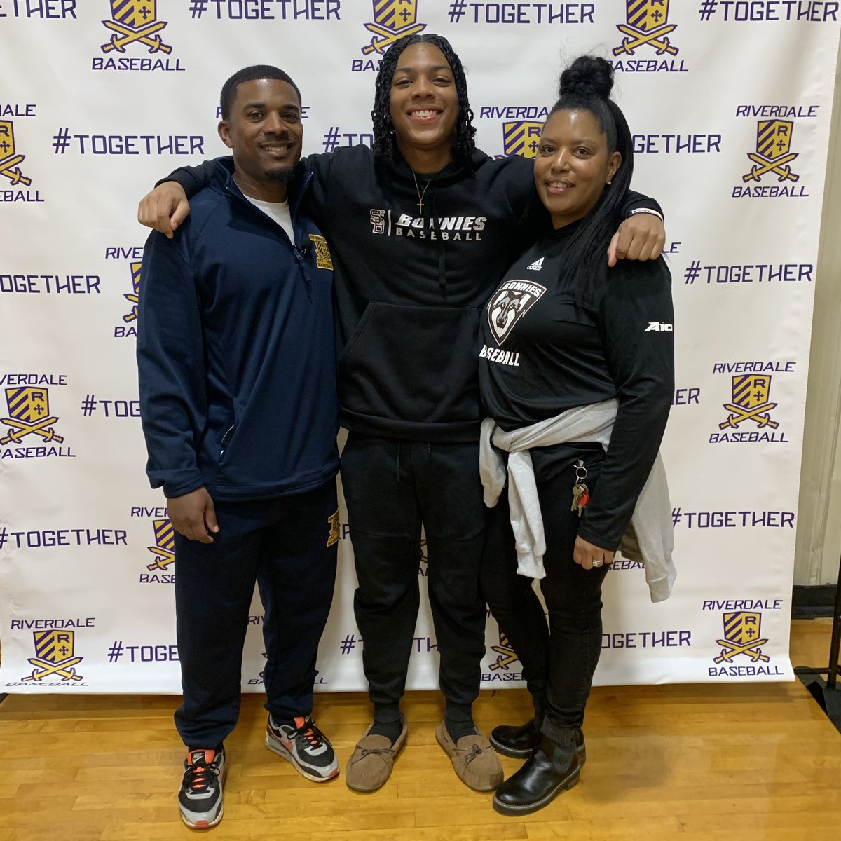 Herkulesworld's tweet photo. Very proud of my son @aarongravesii who officially signed and committed to continue his Athletic and Academic career playing college baseball for @BonniesBaseball of @StBonaventure . Definitely giving this a salute when I’m on @SIRIUSXMTHEHEAT and @SiriusXMFLY #Herkulesworld https://t.co/dXxtQJyKHv