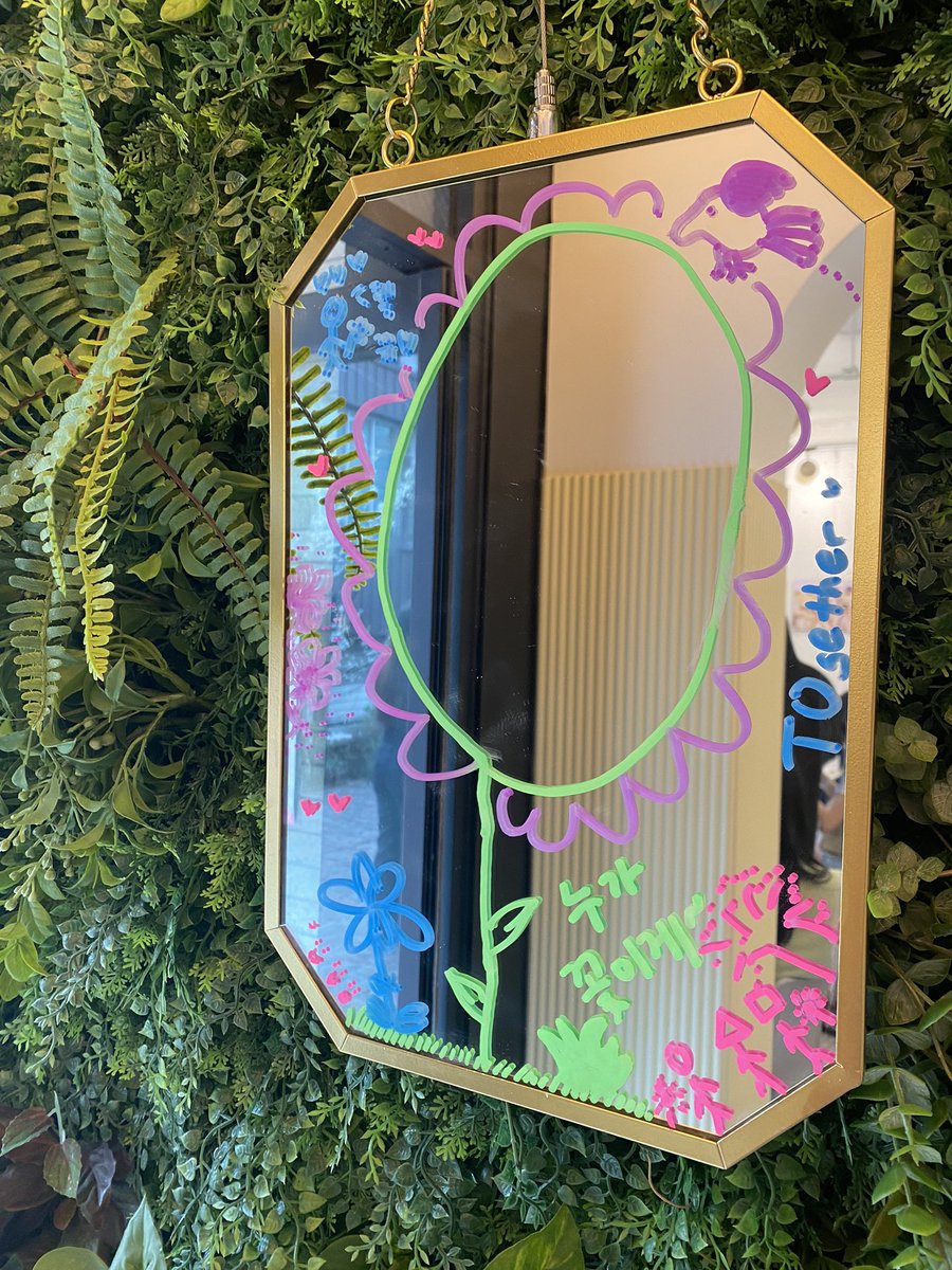 bbu_715's tweet image. #TO1_Springtime_TOgether
카페 너무 예뻐요.. 귀엽고 탐나는 것 천지🥹
우리티오원사랑합니다